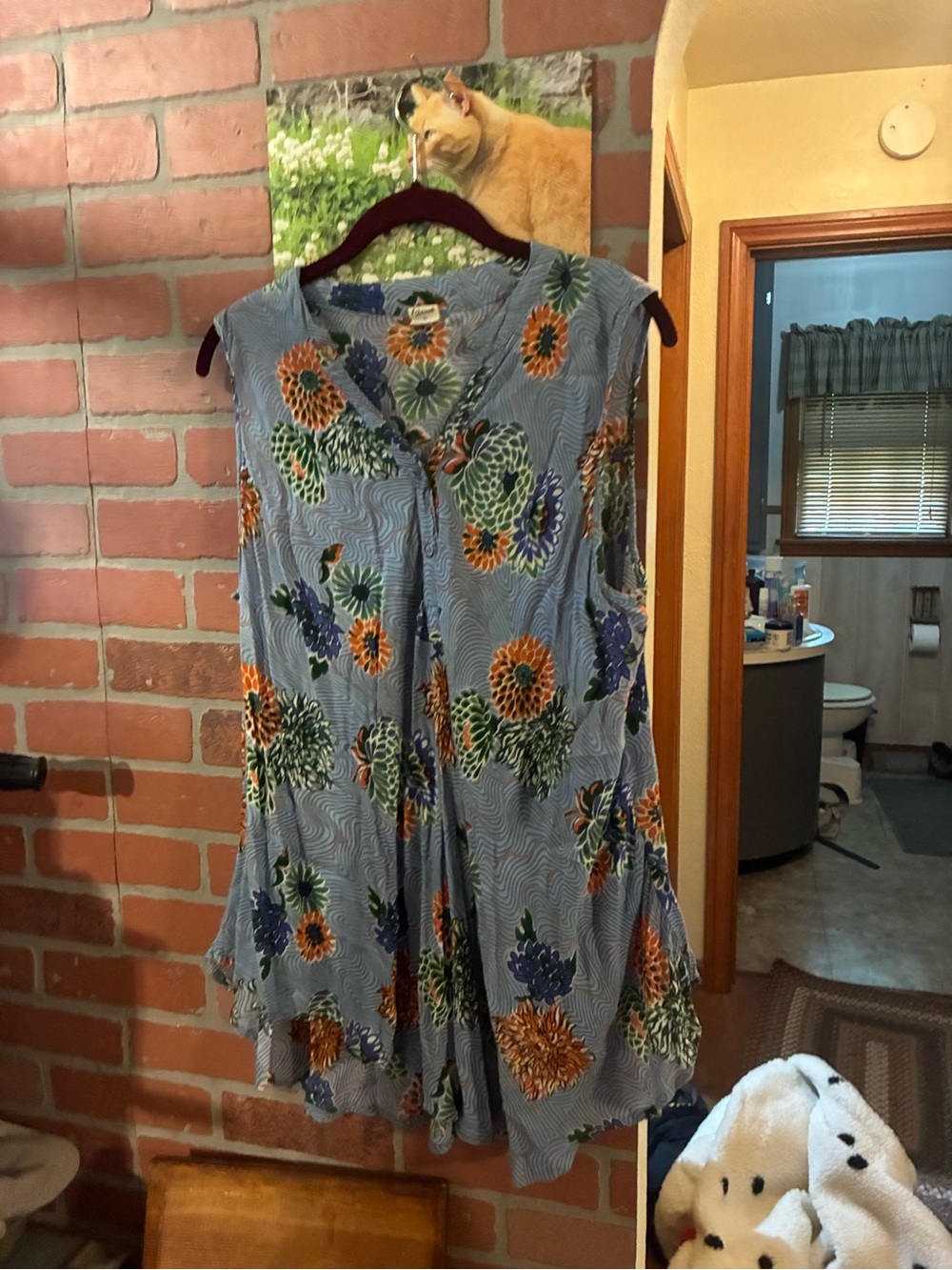 Ladies sleeveless blouse